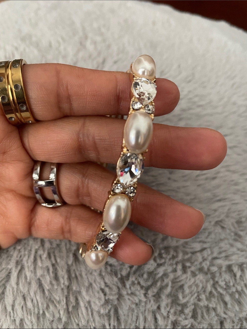 Gold Pearl & Crystal Stretch Bracelet - Elegant White Pearls